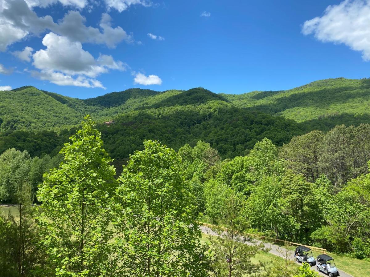 Condo With Stunning Mountain And 6Th Green Views Near Harrahs Cherokee Bryson City Whittier Exterior foto